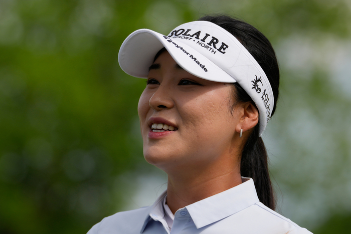 윤이나, ‘메이저 퀸’ 예약? KPMG 위민스 이틀 연속 선두 질주…<b>LPGA</b> 첫...