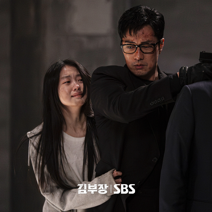 “민지야! 아빠 왔다”…‘김부장’ 소지섭, 총성 속 딸과 눈물의 재회