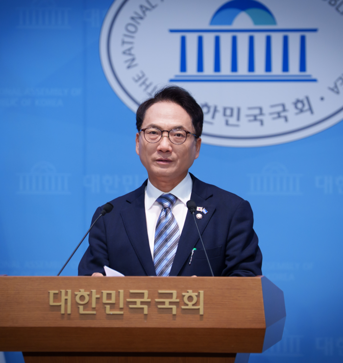 22일 더불어민주당 박선원 의원이 국회 소통관에서 기자회견을 열고있다. 사진 | 의원실