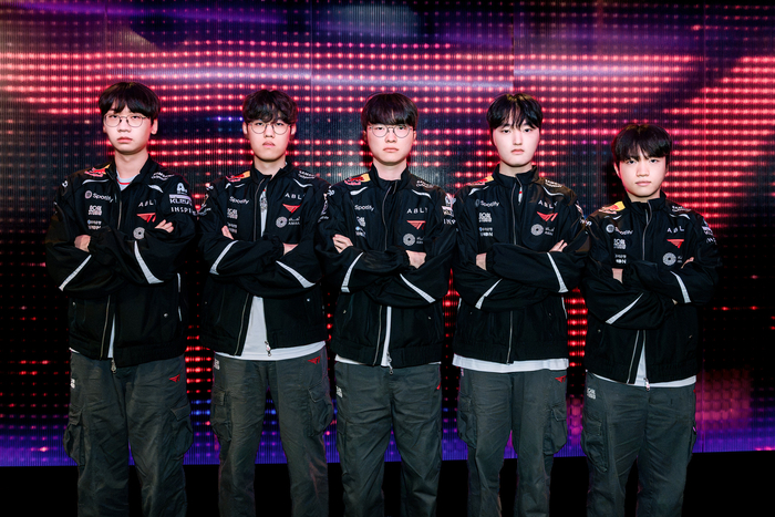 ‘<b>페이즈</b>’ <b>LCK 200승 달성</b>! T1, 디플러스 기아 완파하고 ‘단독 선두’...
