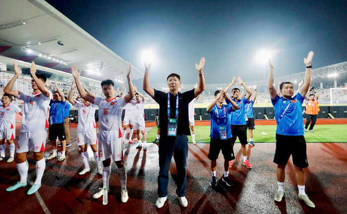말레이시아 원정에서 2-0 완승, ‘식사마 매직’ <b>베트남</b> 결승행 보인다...