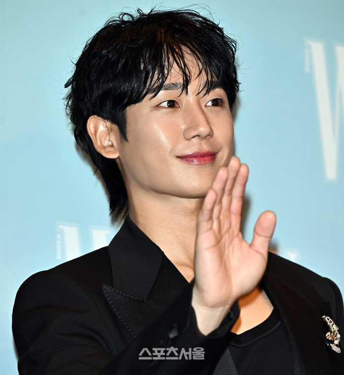 <b>정해인</b>, 갑질 논란 매니저 사건 해명 “엄마가 만들어준 제 따까리”(‘...