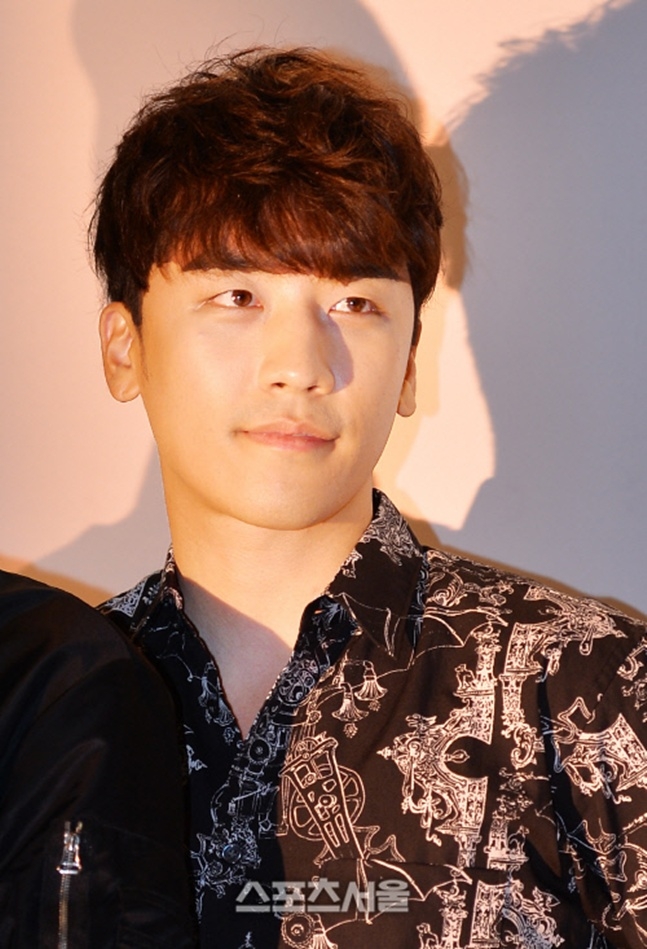 Seungri Seen Laughing with Friends Days Before Assault Accusation