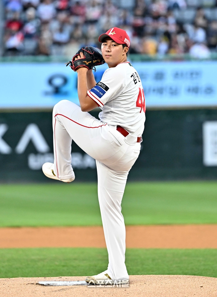 [포토]<b>SSG 김민준</b>, KIA전 <b>선발</b> 등판