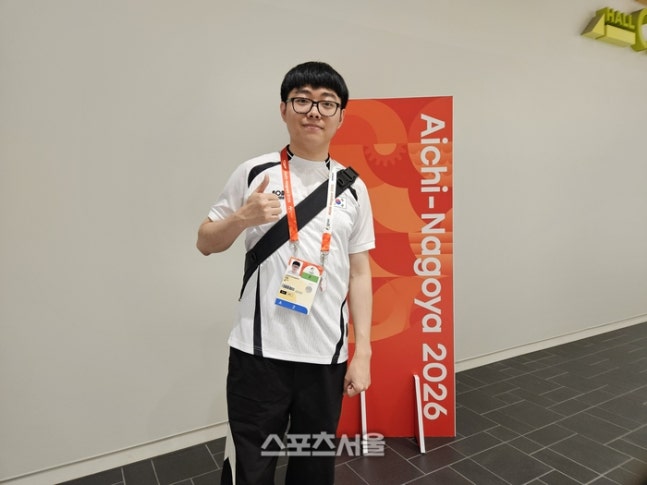 강동신이 24일 일본 아이치현국제전시장에서 열린 2026 아이치·나고야 아시안게임 e스포츠 뿌요뿌요 조별리그 A조 경기를 마친 후 포즈를 취하고 있다. 나고야 | 강윤식 기자 skywalker@sportsseoul.com