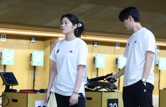 ‘멀티 金’ 도전 <b>추가은</b>-‘첫 메달 원하는’ <b>홍수현</b>, 사격 10m 공기권총...