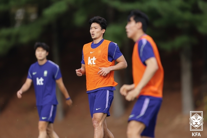 ‘부상’ <b>조규성 소집 해제</b>, 모레노호 떠난다…“선수 보호 차원”
