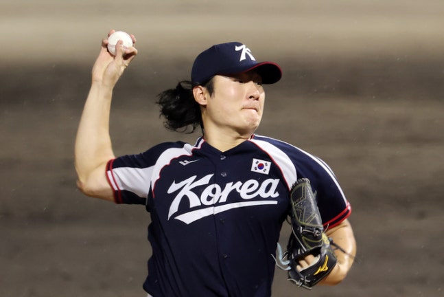 27일 일본 아이치현 도요하시 시민구장에서 열린 2026 아이치·나고야 아시안게임 결승 한국과 일본의 경기. 7회말 한국 선발투수 곽빈이 역투하고 있다. 사진 | 도요하시=연합뉴스
