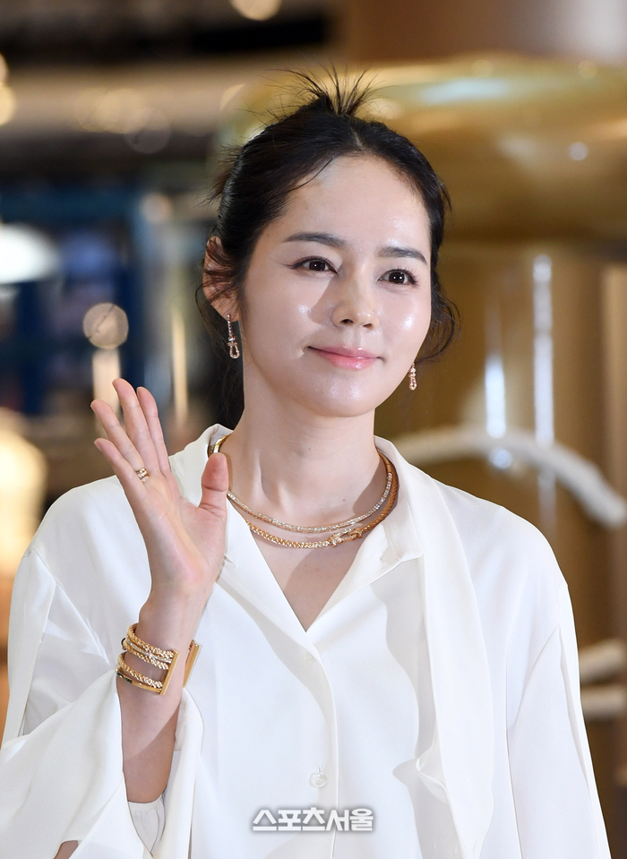 [전문] <b>한가인</b>, 영양제 광고 <b>논란 해명</b> “‘내돈내산’, 신중하지 못해...