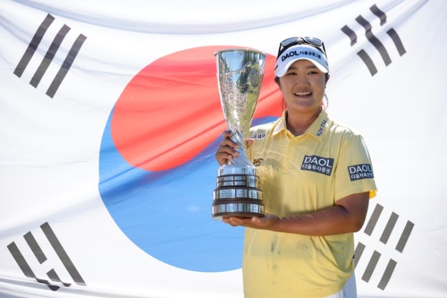 LPGA투어 메이저대회 에비앙 챔피언십에서 2연속대회 메이저 퀸 위업을 달성한 유해란. 사진 | AP 연합뉴스