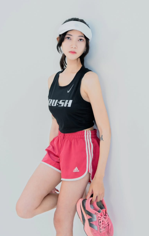 KAIST 대학원생·러닝 인플루언서 <b>유지원</b> 씨…<b>서울레이스</b> 결승선 500m 앞...