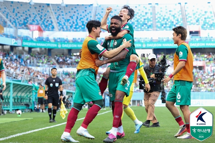 <b>대전</b>, <b>상하이</b> 원정서 1-1 <b>무승부</b>…‘전민광 퇴장’ 포항은 조호르에 0-2...