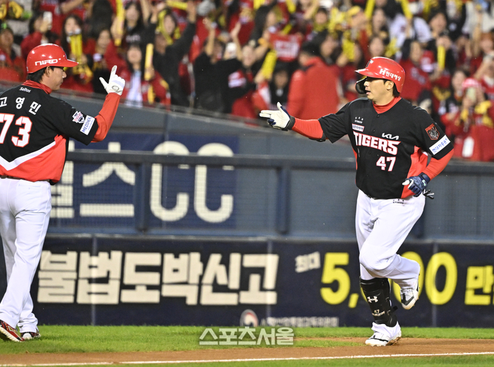 [포토]<b>멀티 홈런</b> 기록하는 KIA <b>나성범</b>