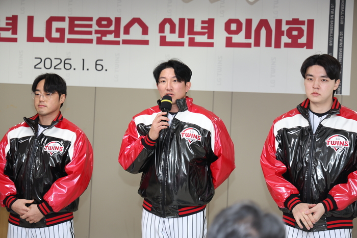 [공식] ‘최후의 현대 유산’ <b>장시환</b>, <b>현역 은퇴</b> 선언…<b>LG</b>, <b>장시환</b> 포함...