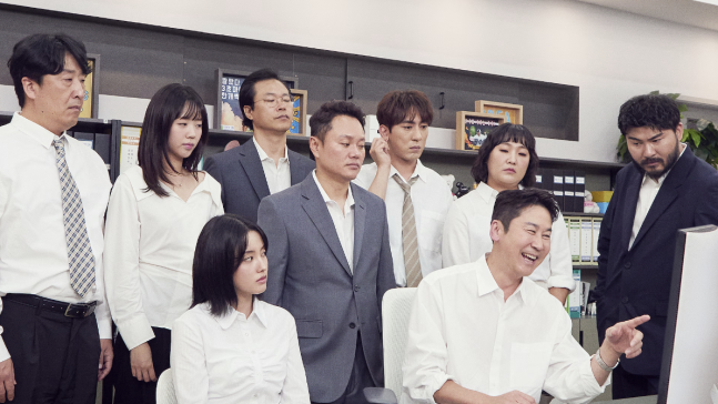 オフィスを舞台にした『職場人たち』の出演者たち