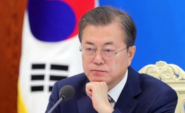 문재인 대통령 ‘1박2일 외교전’… 시진핑·아베와 정상회담