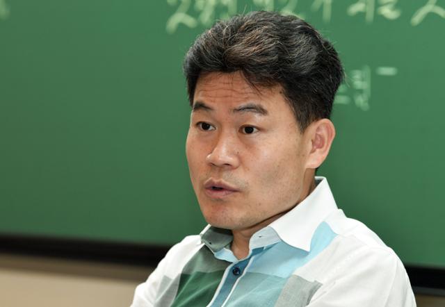 本 