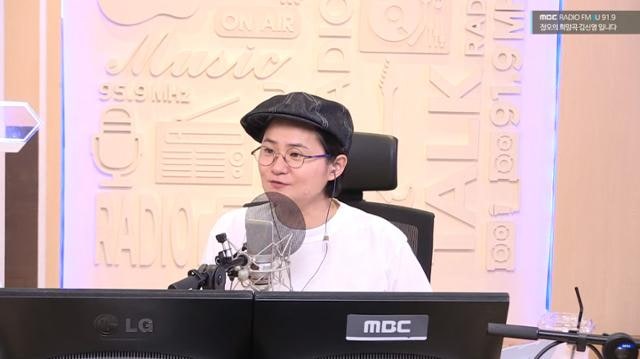 "목소리 안 나와"... '전국~' 하차 <b>김신영</b>, <b>급성</b>후두염으로 라디오 생방 불참