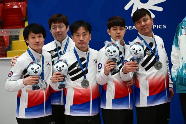 동계<b>데플림픽</b>대회서 남자 <b>컬링</b> 단체전 '<b>은메달</b>' 획득