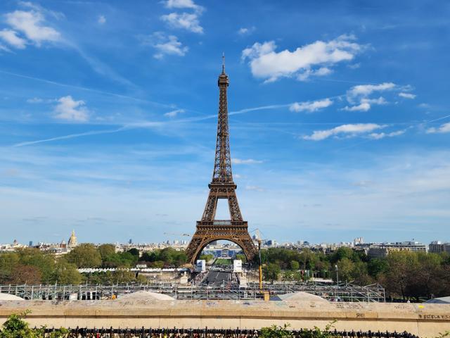 지난달 12일(현지시간) 오후 프랑스 파리 트로카데로 광장에서 바라본 에펠탑. 연합뉴스