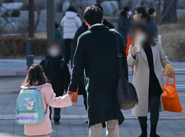 위 사진은 기사 내용과 직접 관련이 없습니다. 서울 강동구 한 초등학교 입학식 모습. 최주연 기자