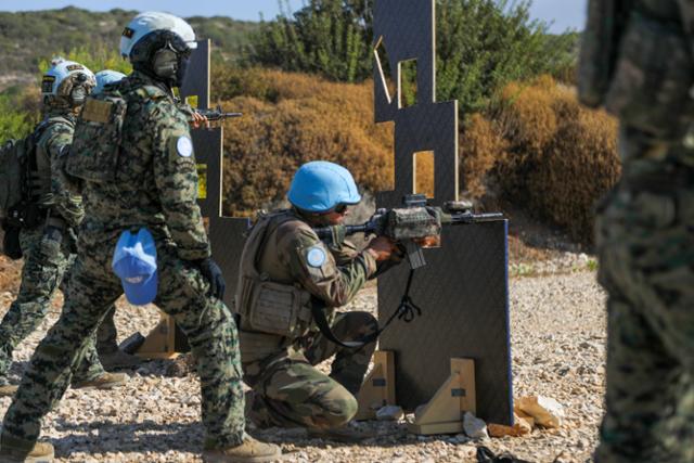 레바논에 파병 중인 동명부대 장병들이 유엔 레바논임무단 예하 프랑스군과 연합훈련을 하고 있다. 합동참모본부 제공