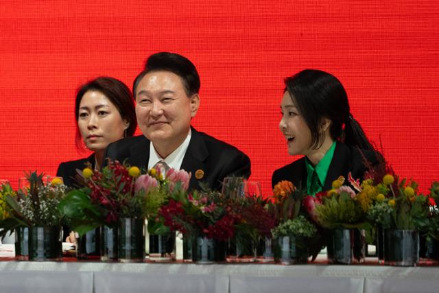 President Yoon Suk-yeol and First Lady Kim Geon-hee attend a welcoming banquet for the '2024 Korea-Africa Summit' at the Shilla Hotel in Jung-gu, Seoul on the 3rd. Provided by the Blue House