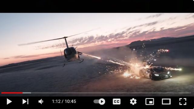 한국계 유튜버 최모씨가 헬기에서 질주하는 람보르기니를 향해 폭죽을 쏘는 영상을 캡처한 것. 미 캘리포니아 중부 지방 검찰청 제공