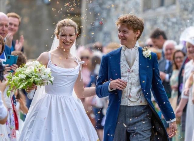 영국 배우 토머스 브로디-생스터(오른쪽)와 탈룰라 라일리가 22일 영국 런던 북부의 한 교회에서 결혼식을 올렸다. 엑스(X) 캡처