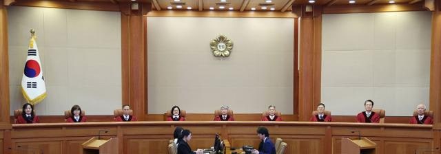 ①후보자 등록 전 ②사실 적시 비방까지 처벌하는 <b>선거법</b> "위헌"