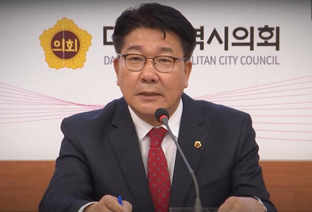 지난 총선 선거운동 과정에서 30대 여성을 성추행한 의혹을 받고 있는 송활섭 대전시의회 의원. 대전시의회 제공