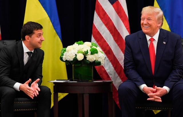 During the UN General Assembly held in New York in September 2019, then U.S. President Donald Trump (right) and Ukrainian President Volodymyr Zelensky held talks. New York=AFP News
