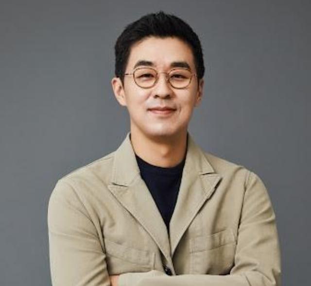 '<b>민희진</b> 사태' 속 <b>박지원</b> <b>하이브</b> CEO 사임...후임은 이재상 CSO