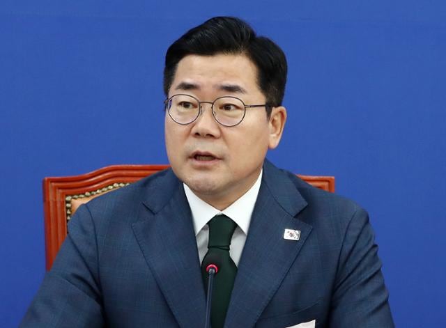 "국회 능멸"에서 "직원 실수"로… 장관 불참에 <b>5시간</b> 미뤄진 <b>대정부질문</b>...
