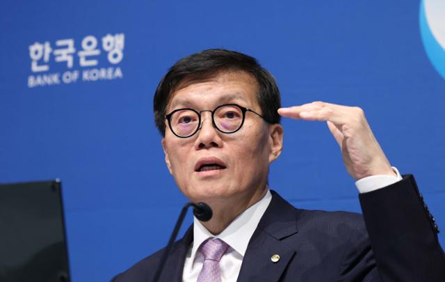 이창용 한국은행 총재가 11일 서울 중구 한국은행에서 열린 금융통화위원회 기준금리 결정에 관한 기자간담회에서 발언하고 있다. 사진공동취재단