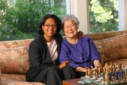 Marilyn Strickland (left), U.S. Democratic Representative, and her mother. Photo from Korea Times