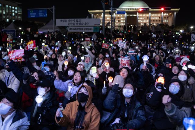 7일, 국회전에 열린 「내란죄윤·소크욜 퇴진!국민 주권 실현!사회대개혁!범국민 양초 대행진