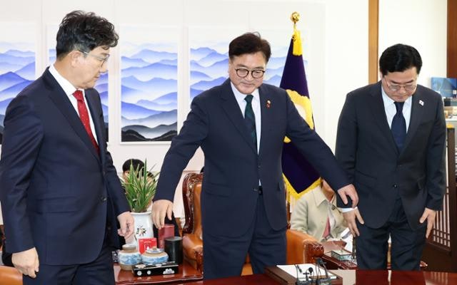 <b>우원식</b> "쌍특검법·<b>헌법재판관</b> 임명 여야에 맡긴 한덕수 매우 잘못"