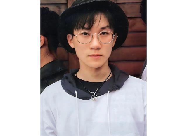 <b>서태지</b> "<b>탄핵</b>, <b>시대유감</b>...20대 지지하는 삼촌·이모 돼 주자"