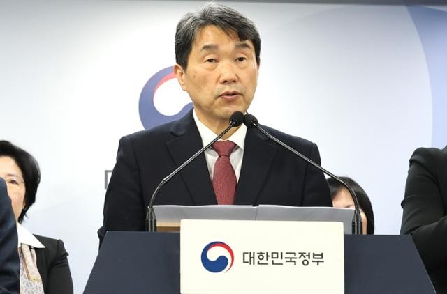 [사설] 의대 증원 원점 되돌린 정부, 의료개혁 포기 안 돼