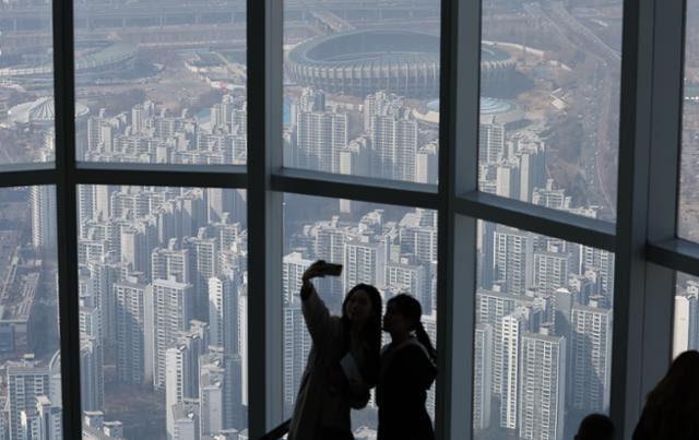 금융당국 금리 인하 압박 속... 5대 은행 신규 주담대 34% '껑충'