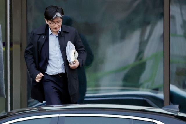 尹 석방 '후폭풍'… 공수처·검찰 책임론