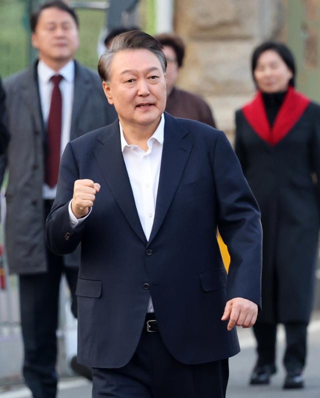 [사설] 누구 하나 사과 않고, 책임 안 지는 내란수괴 혐의자 석방