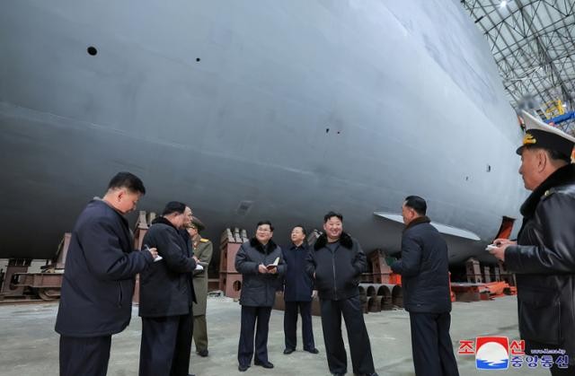 러시아, 북한에 전략원자력잠수함 기술 넘겨줬나 [무기로 읽는 세상]