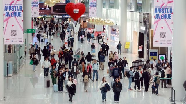 자녀 셋이면 공항 출국 빨라진다… 든든전세 입주도 출산 가구 가점