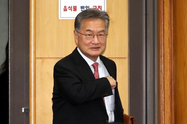 <b>조셉 윤</b> 美 대사대리 “경주 <b>APEC</b>에 <b>트럼프</b> 참석 확신”