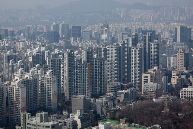 가계대출 한 달 만에 다시 급증… 주담대만 5조 원 늘었다