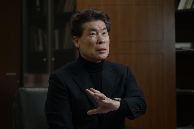 "은행, 이자 장사로 더는 안 돼…'위험 중개' 금융으로 탈바꿈할 때"