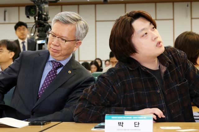 '억지 주장' 의대생, '교수 저격' 박단… 의료계 '부글부글'