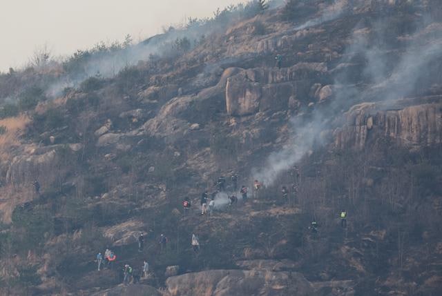울산 <b>울주 언양</b> 화재 <b>완진</b>… 온양 화재는 닷새째 진화 중